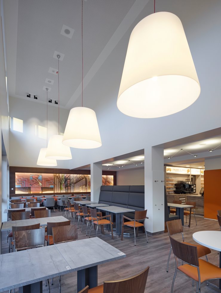 AKH-Ce-EF-160810-61k@2x