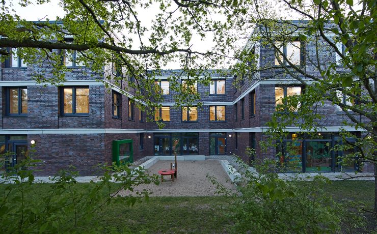 Verwaltung und KindertagesstÃ¤tte auf der Bult