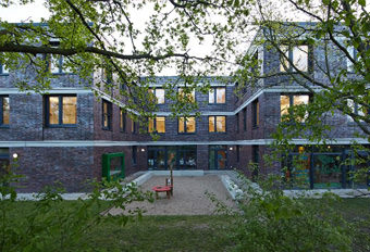 Verwaltung und KindertagesstÃ¤tte auf der Bult